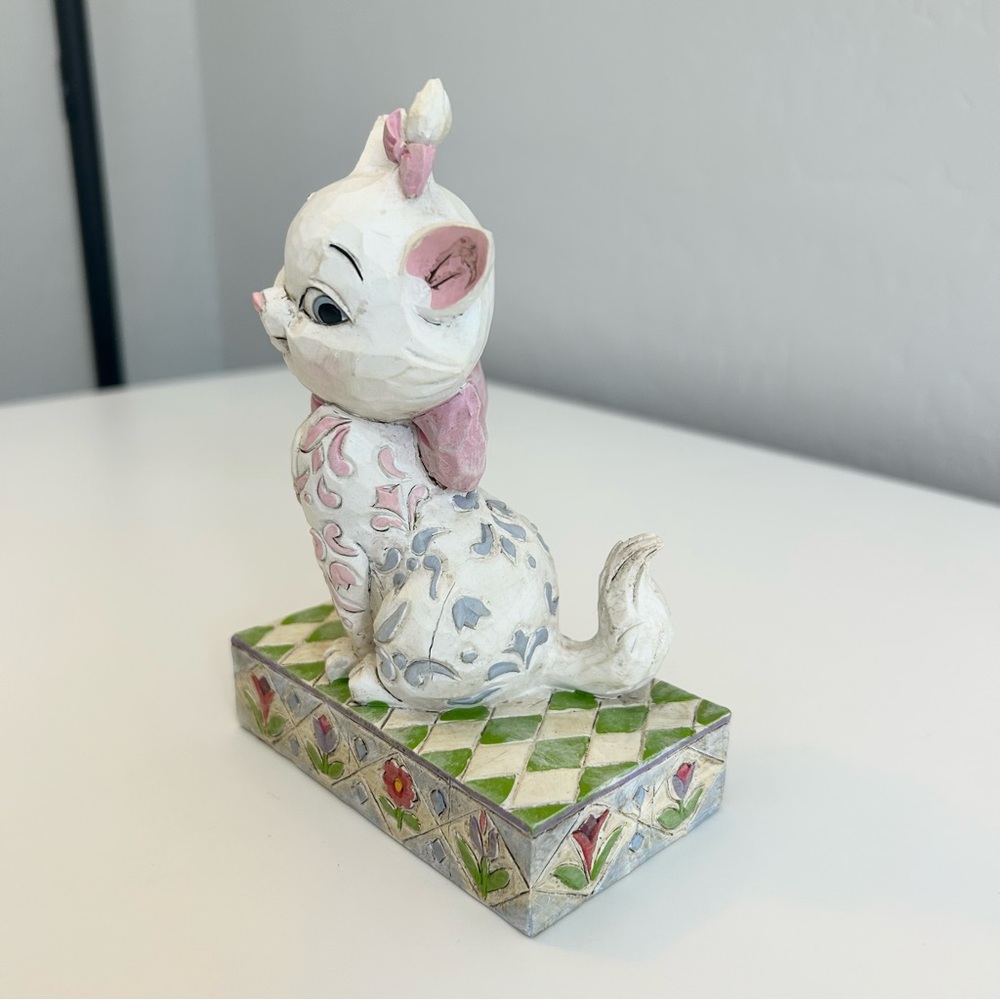 Marie The Aristocats Disney Decor | Jim Shore Showcase Collection | Jolie Marie - Picture 3 of 10